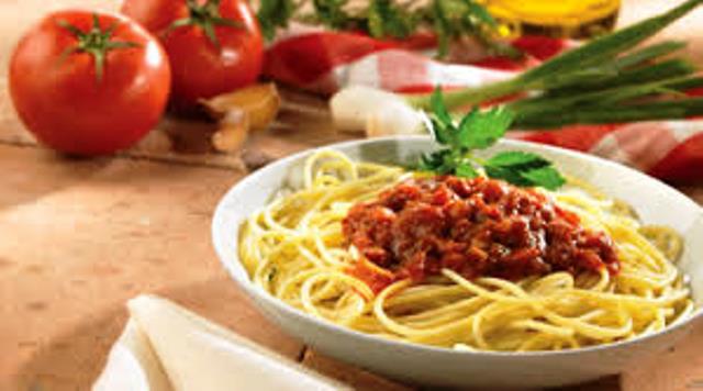 56. Spaguetti carne